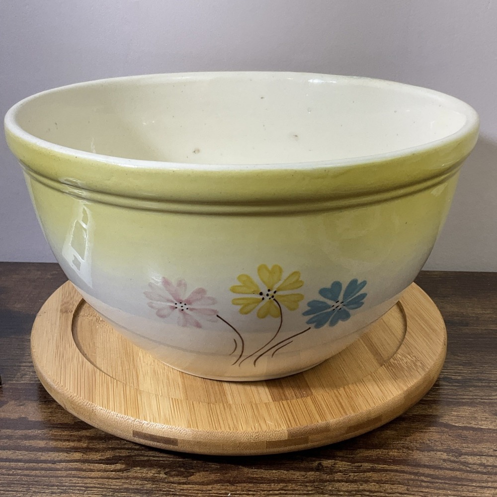 Hull Vintage Pottery Cinderella 9 1/2" Mixing Bowl Excellent Condition